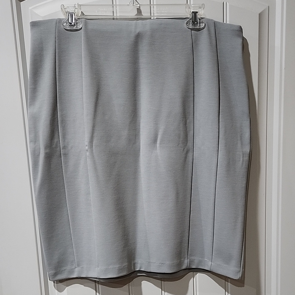 Gray knee-length pencil skirt for work